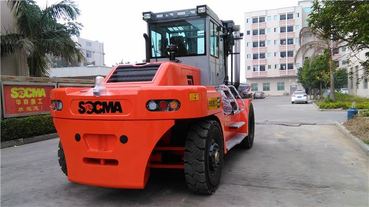 18 Ton Forklift