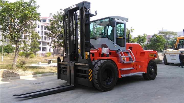 18 Ton Forklift