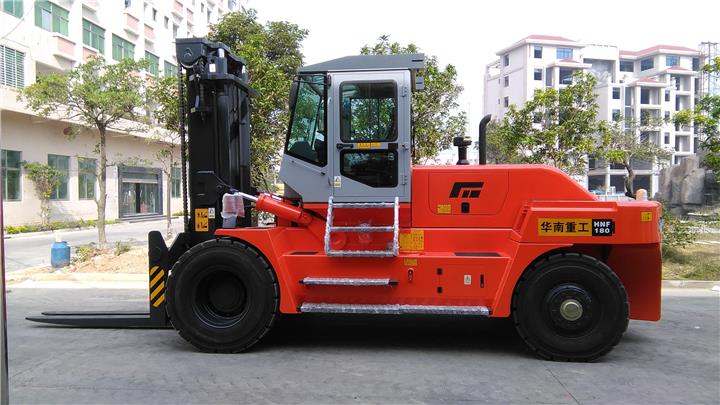 18 Ton Forklift