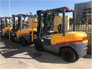 3 тона дизелови мотокари работа в контейнер и складова приставка страна