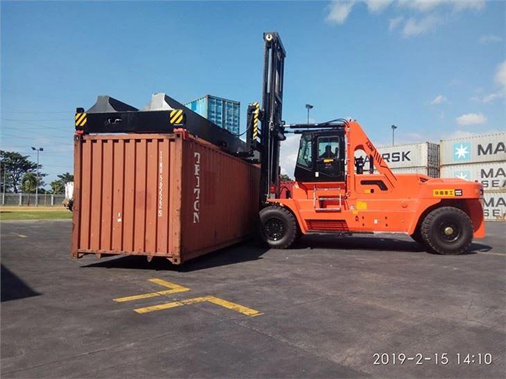 SOCMA 30t Forklift With Container Spreader